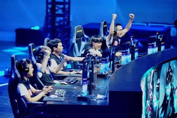 赌场筹码：解析大额筹码的心理脱敏效应。（大额赌场筹码的心理钝化效应解析）